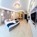 Apartment Adonis *