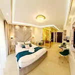 Adonis Apartment