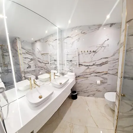 Adonis Świnoujście